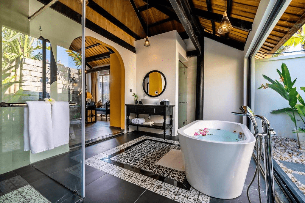 Room space with many amenities