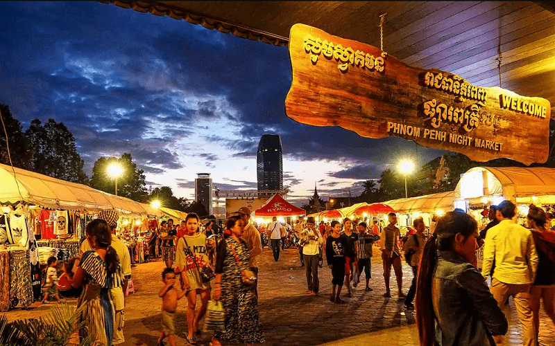 The ideal time to visit the night market
