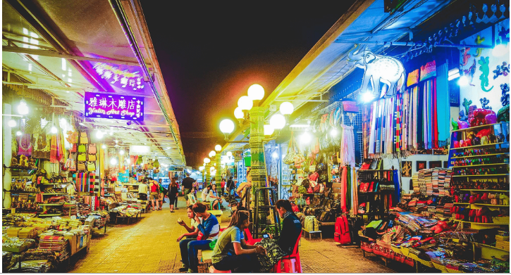 Overview of night market Phnom Penh