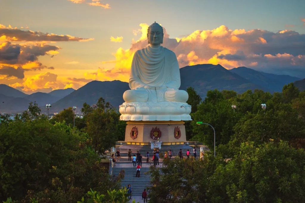 Long Son Pagoda – Complete travel guide to Nha Trang’s iconic Buddhist site
