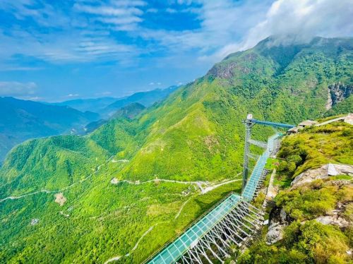 Glass Bridge Sapa – Thrilling experiences and exploring Northwest Vietnam Mountains