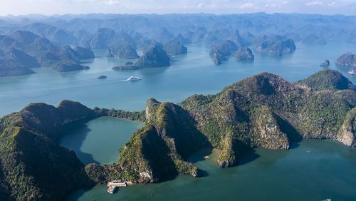 Halong Bay Vietnam Tours: Cruise Options, Itineraries and Booking Tips