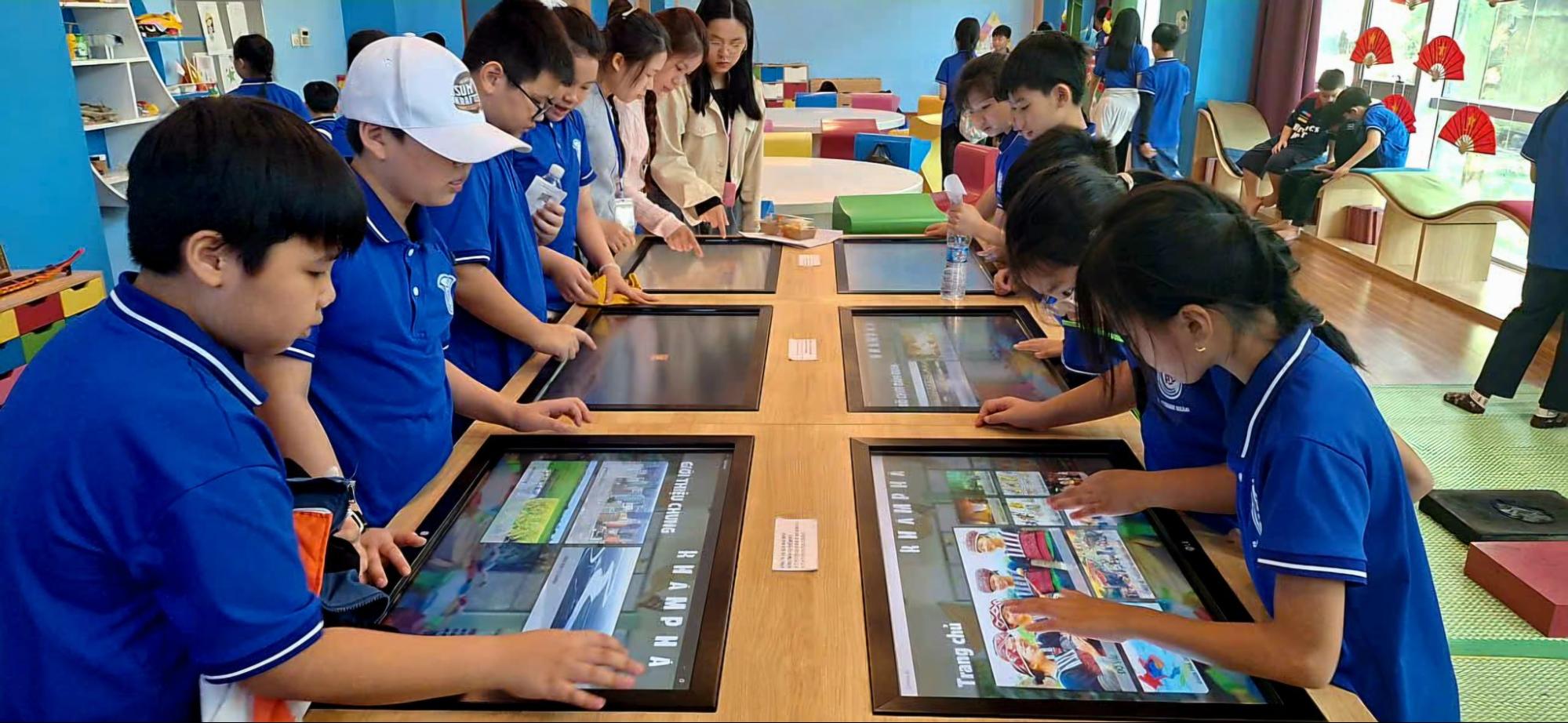 Hand-on activities on Discovery Room (Fanpage of Vietnam Museum of Ethnology)