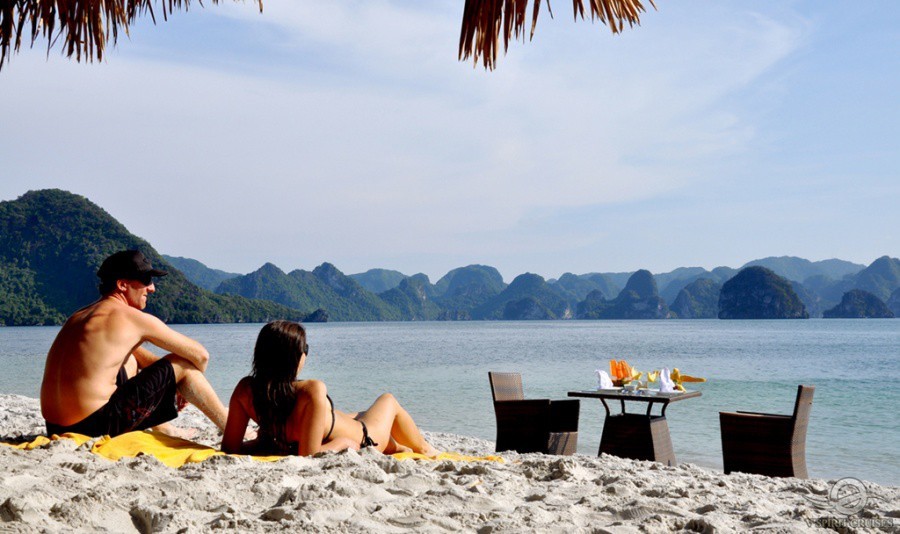 soak-up-the-sun-at-tuan-chau-beach-