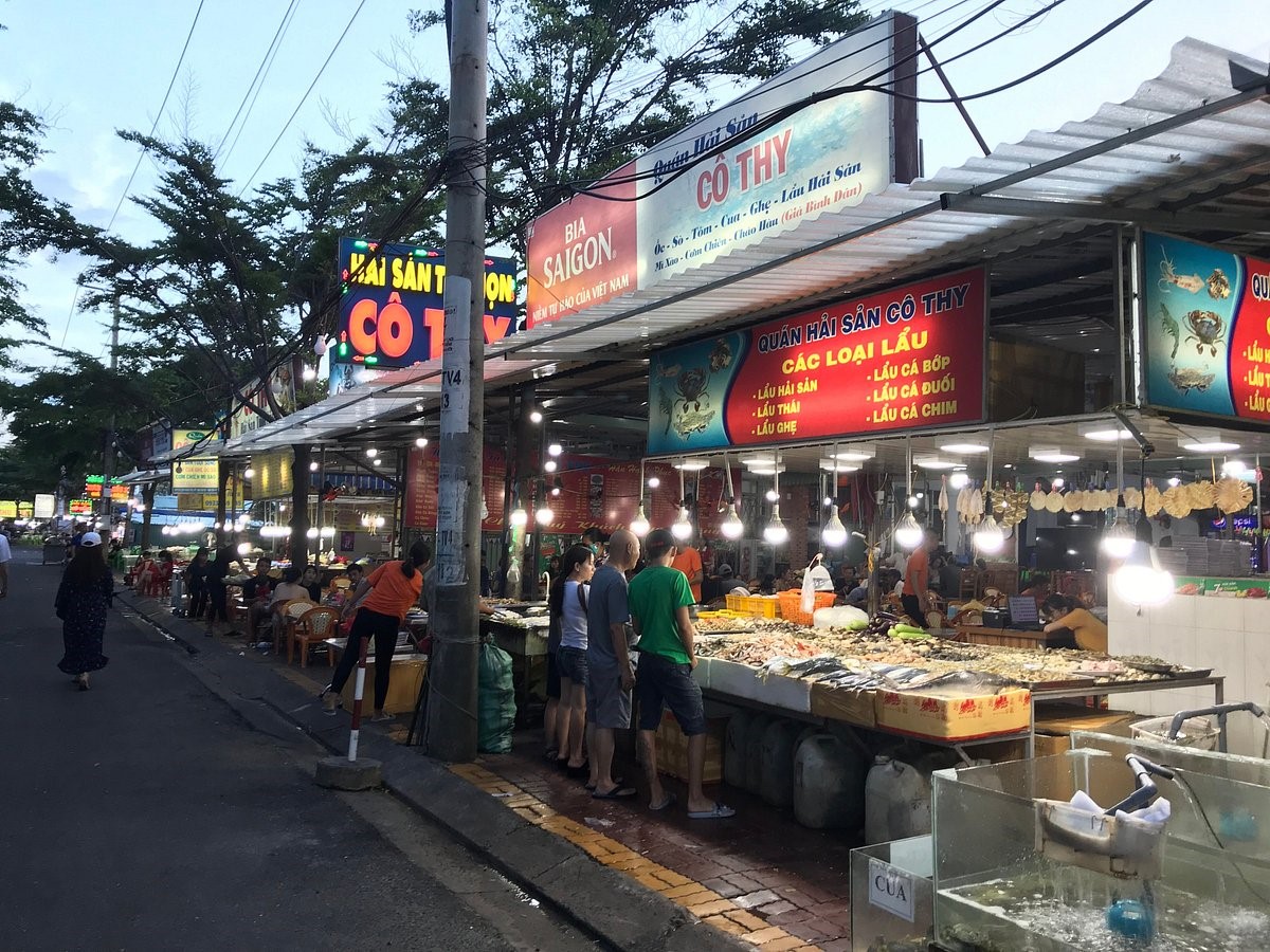 night-market-vung-tau2