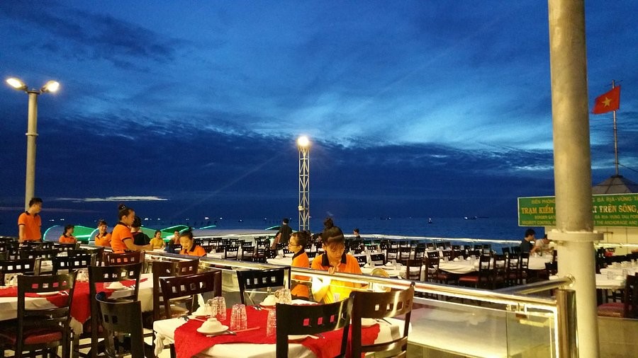 vung-tau-ganh-hao-restaurant-source-tripadvisor-