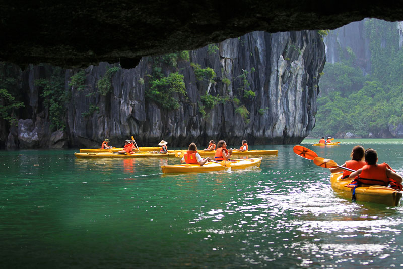 halong-bay-vietnam-tours-5