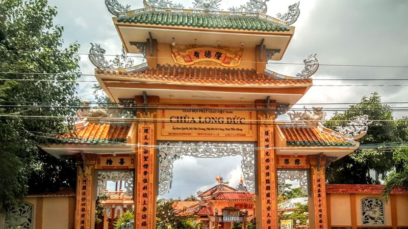 Long Duc Pagoda