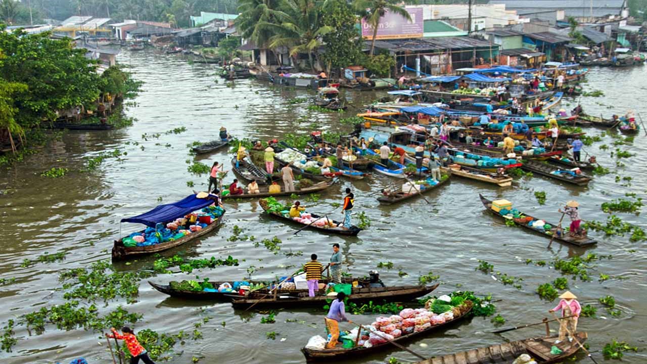 nga-bay-floating-market