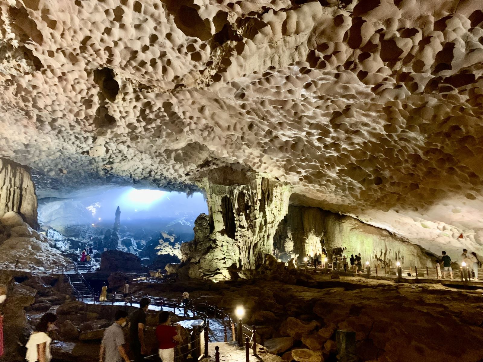 sung-sot-cave