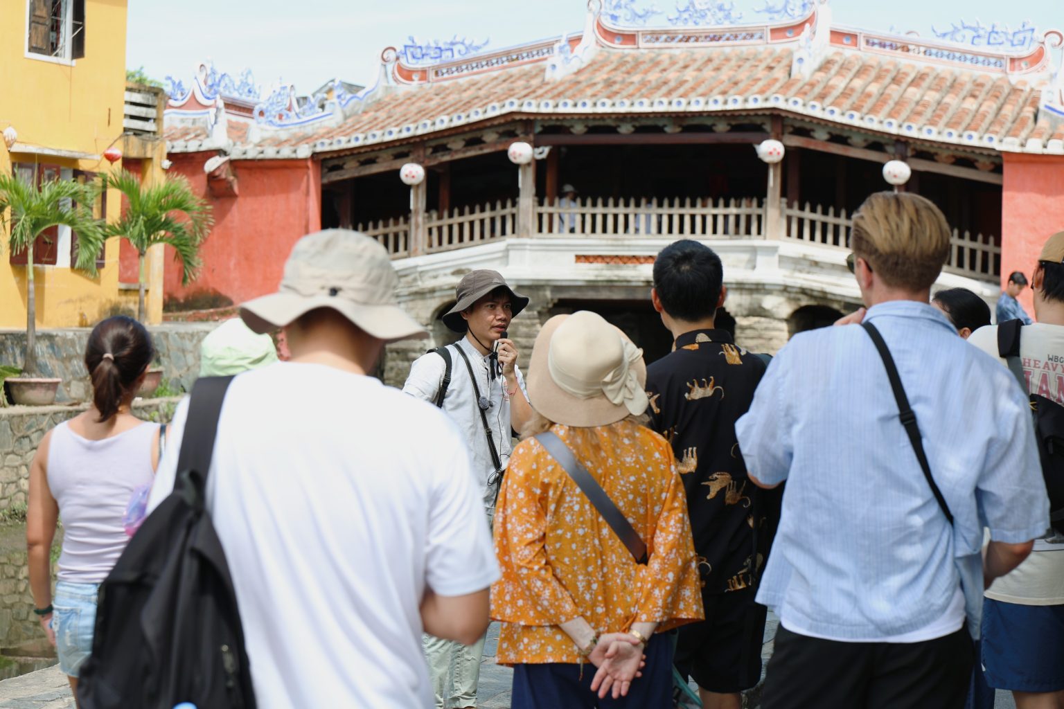 vietnam-tour-guide